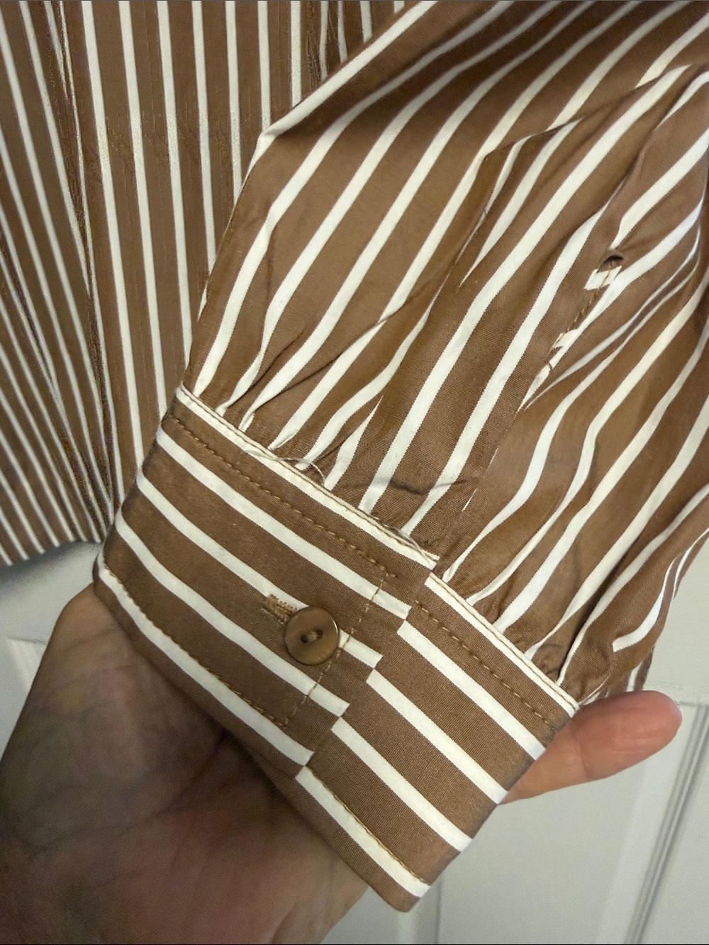 Tuckernuck Brown and White Stripe flowy stand up collar V-Neck Blouse XXL - Picture 8 of 11